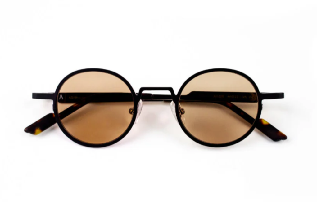 ADAM YOUNG 025 C1 44